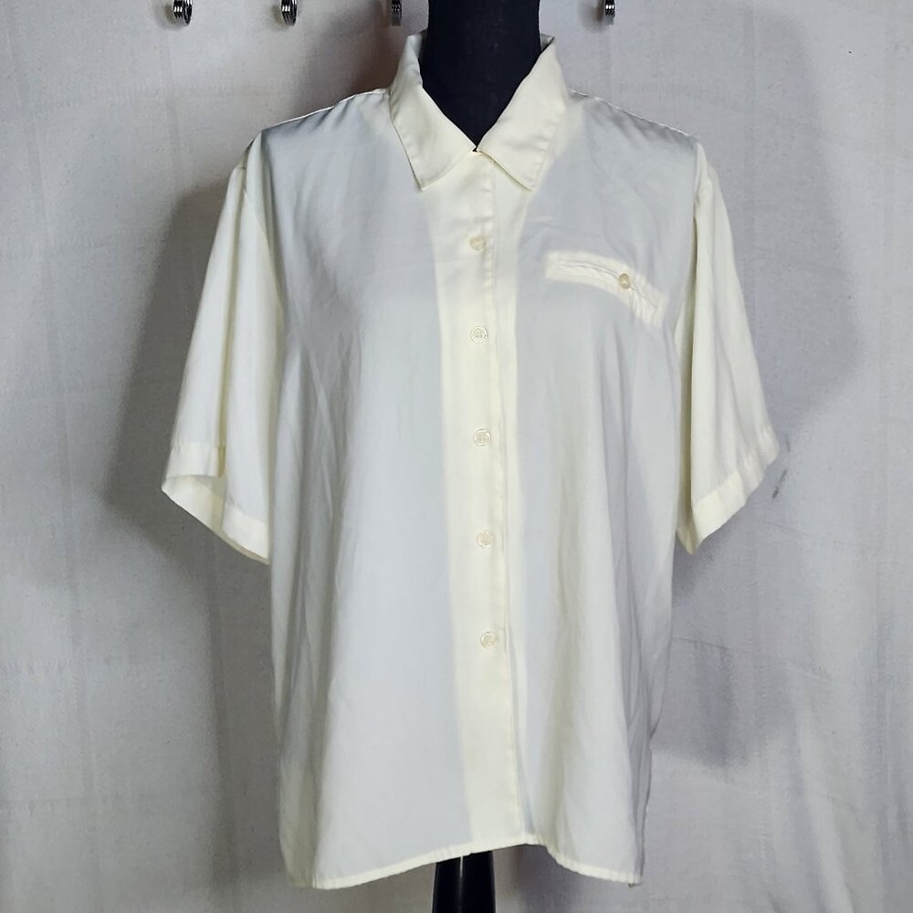 Apparenza Whipped Butter Yellow Poly SS Button Up Chest Pocket Blouse Size 1X